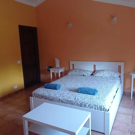 Bed & Breakfast Famiglia Nel Vento 3*
